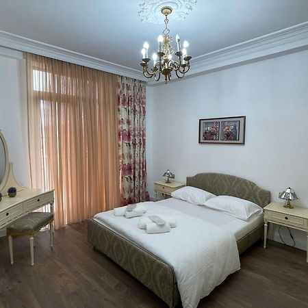 Picasso Apartment Кутаиси Екстериор снимка