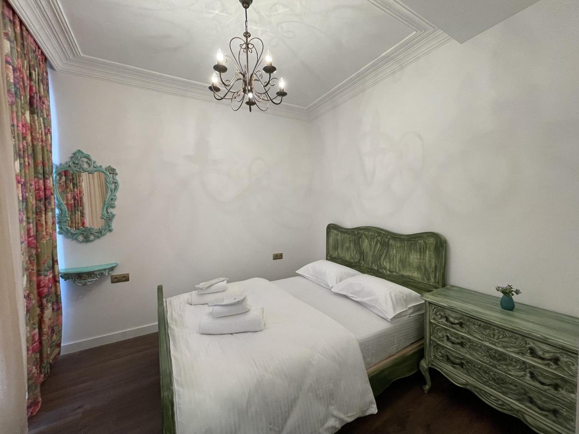 Picasso Apartment Кутаиси Екстериор снимка