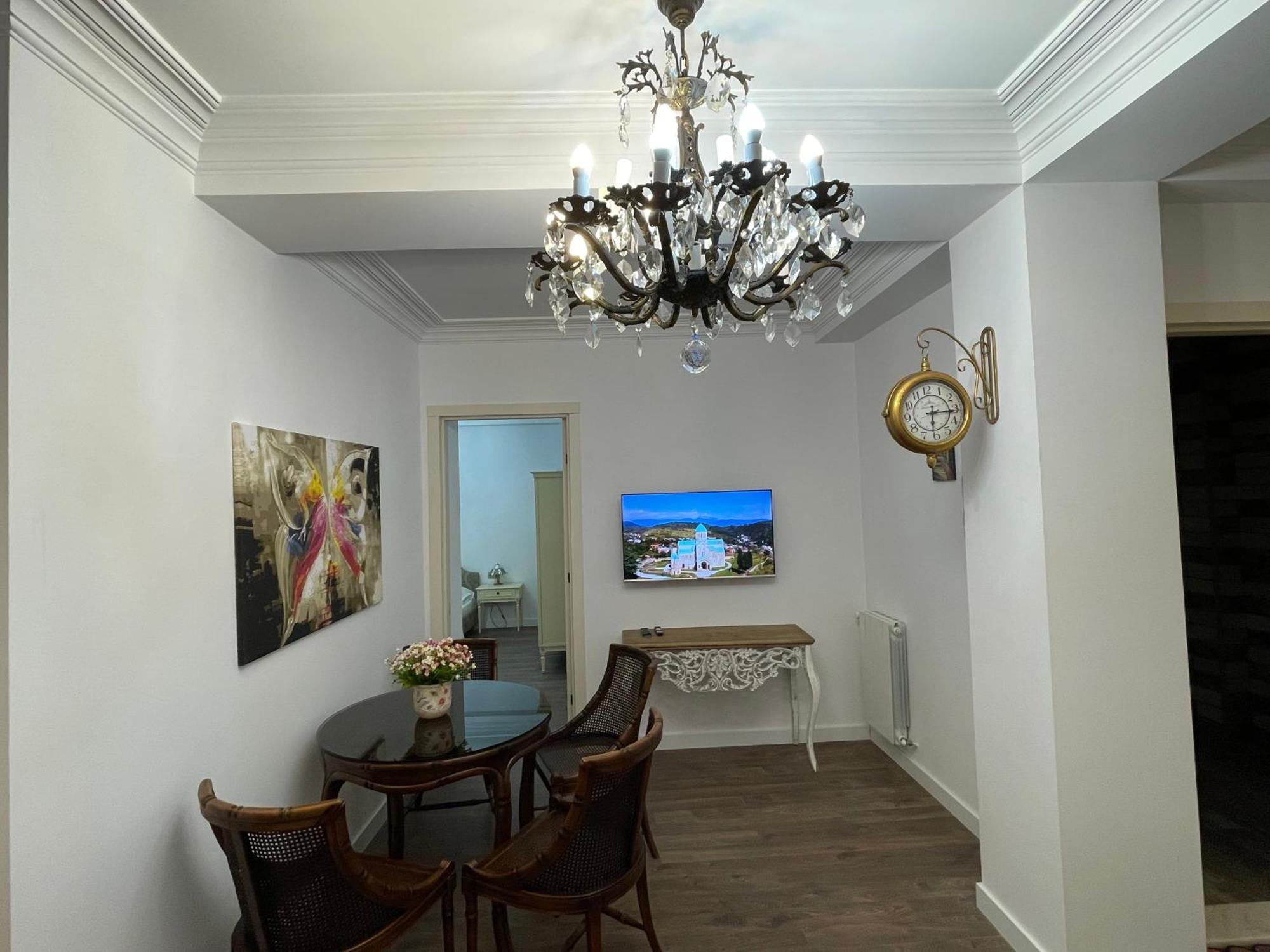 Picasso Apartment Кутаиси Екстериор снимка