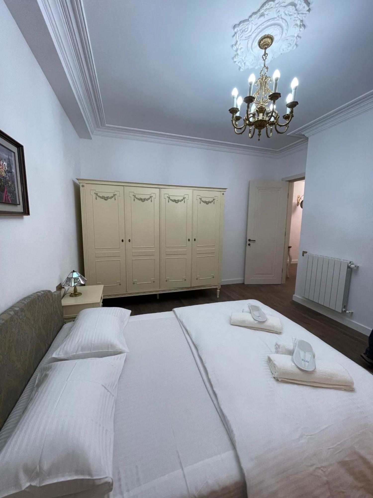 Picasso Apartment Кутаиси Екстериор снимка