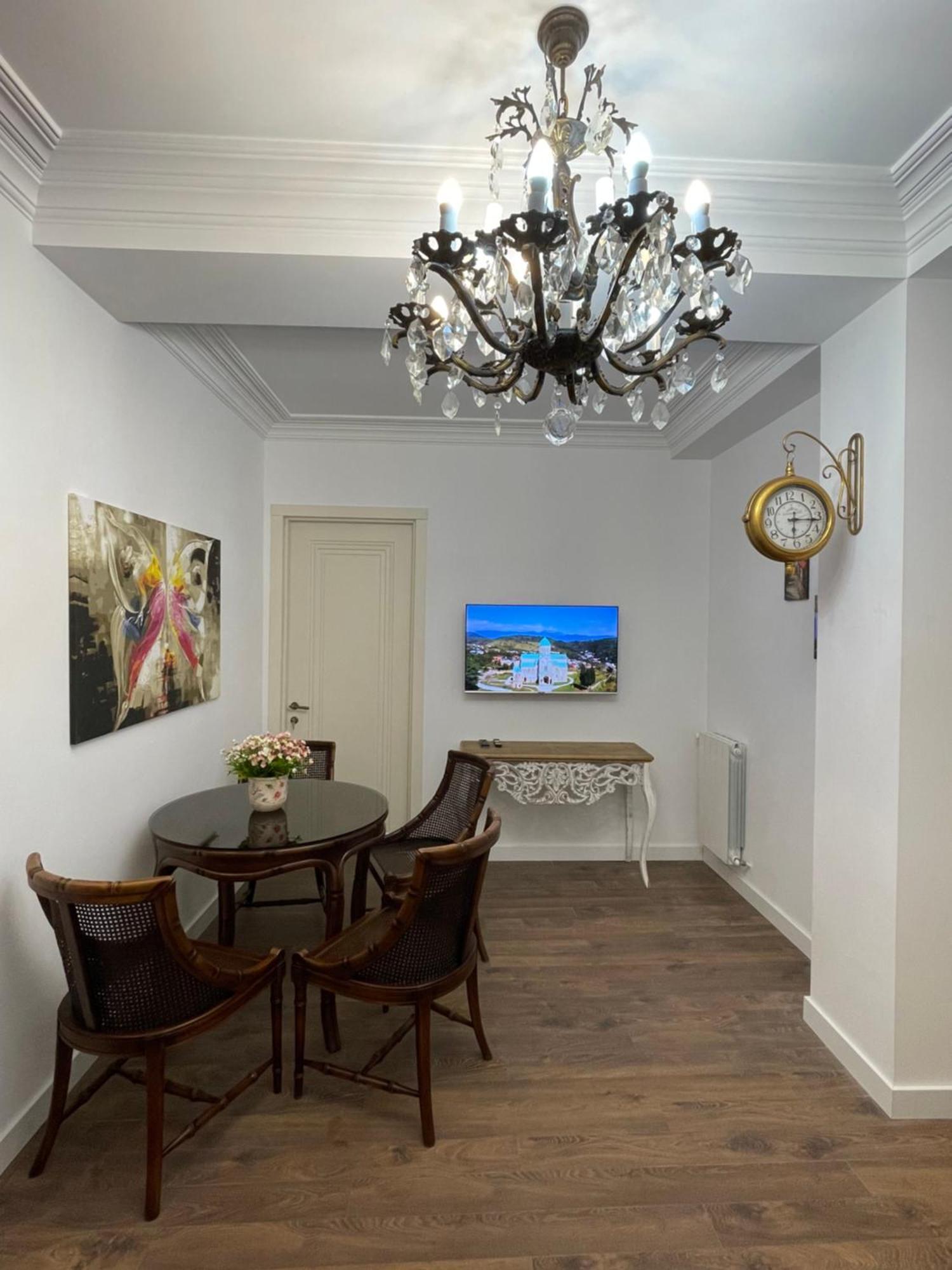 Picasso Apartment Кутаиси Екстериор снимка