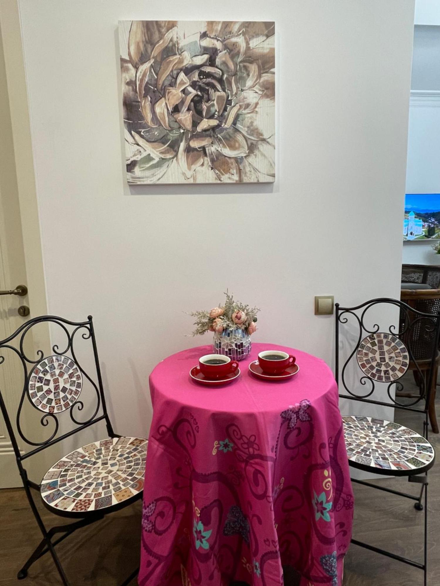Picasso Apartment Кутаиси Екстериор снимка