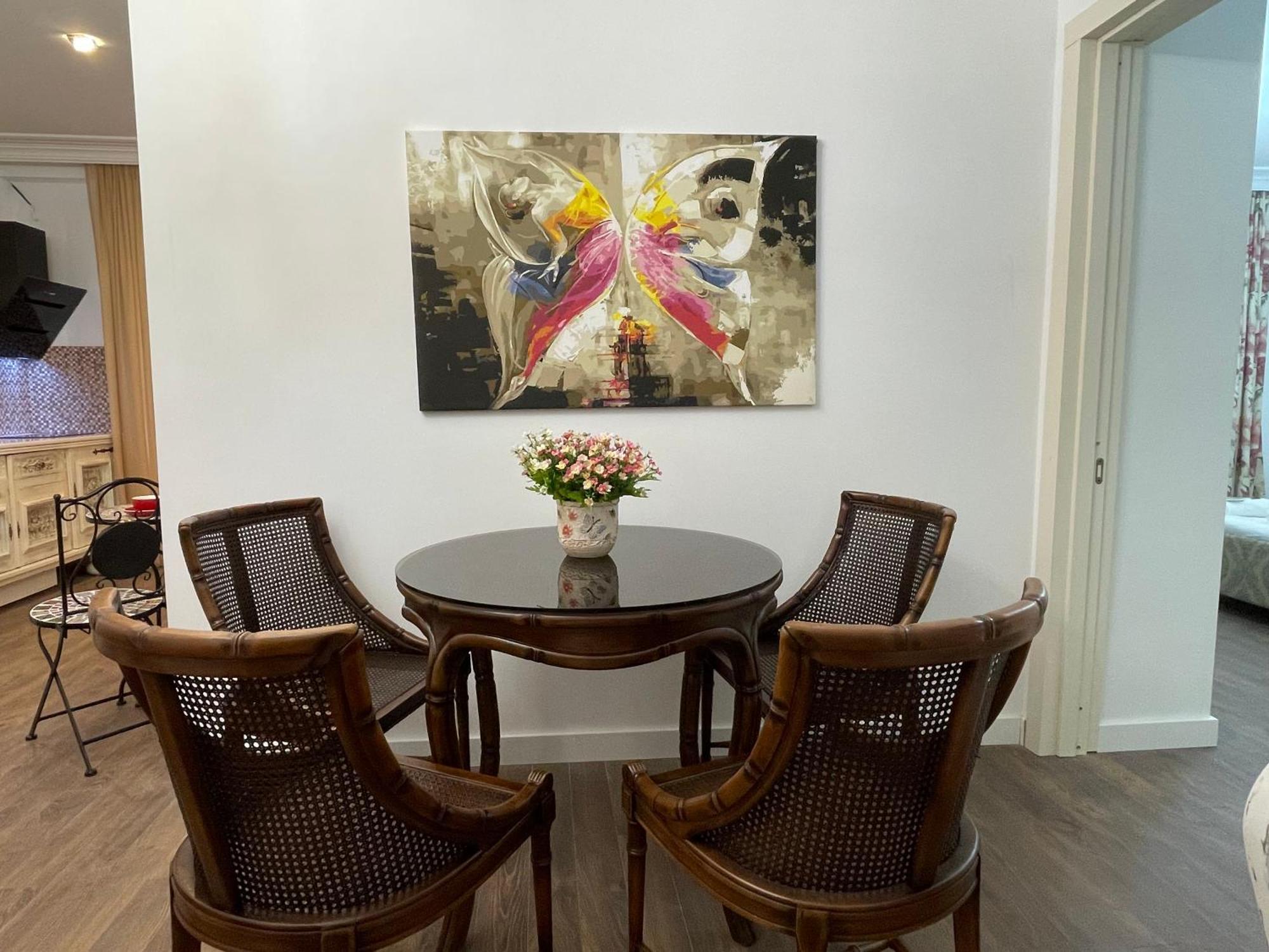 Picasso Apartment Кутаиси Екстериор снимка