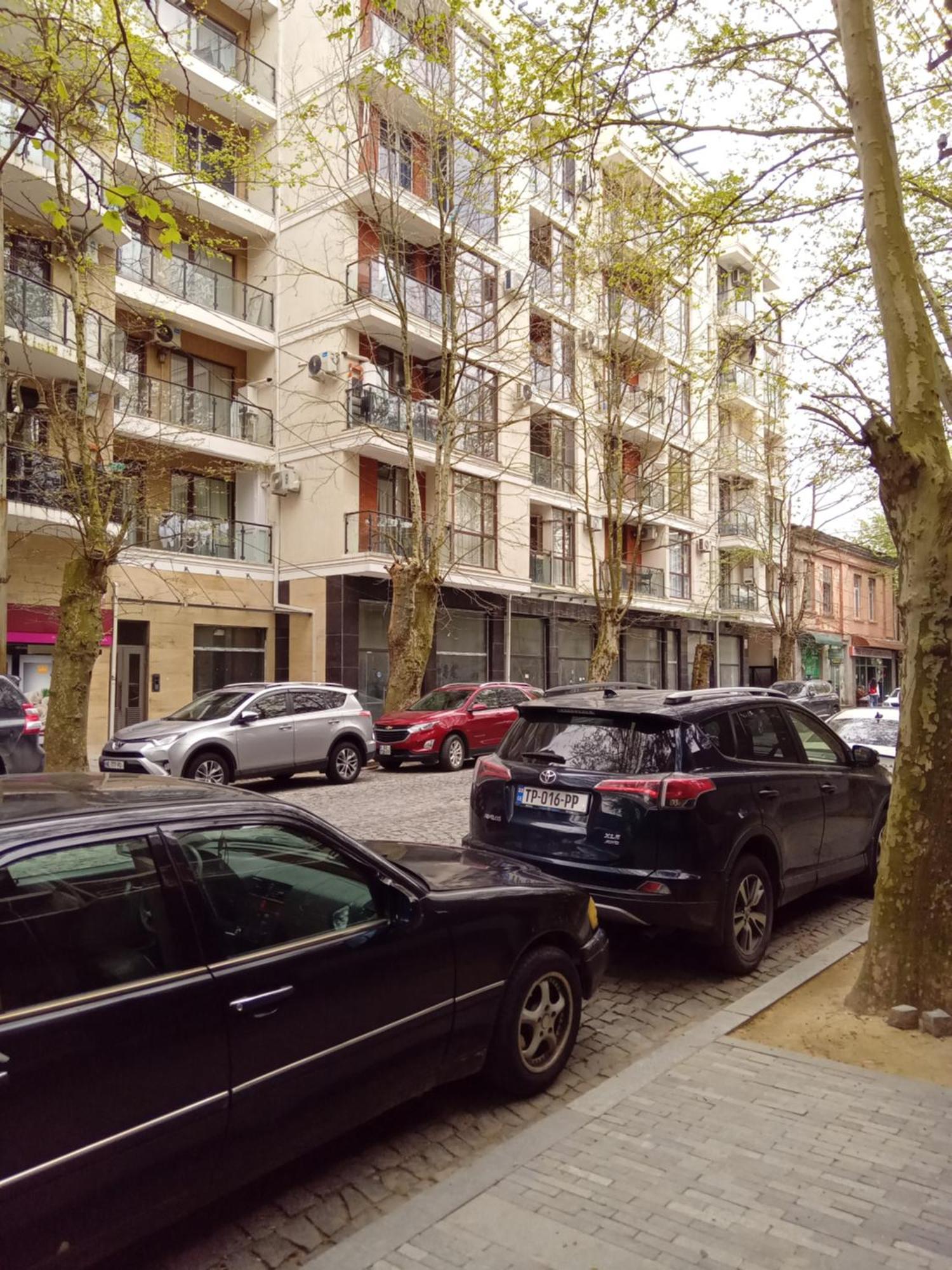Picasso Apartment Кутаиси Екстериор снимка